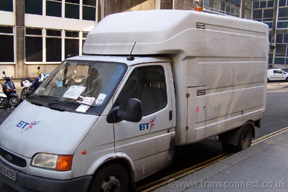 Ford Transit Piper Logo 2 060208.JPG